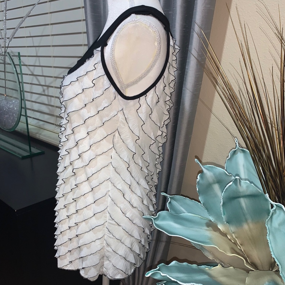 Allura white sleeveless top - Picture 9 of 14